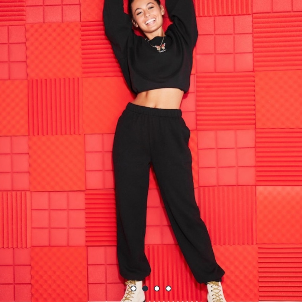 Black sweatpants